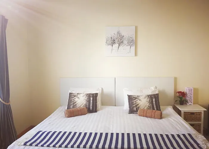 12 Greenpoint Guesthouse