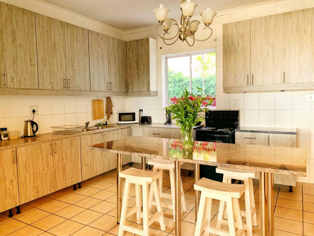 Homestay 12 Greenpoint Guesthouse Cape Town